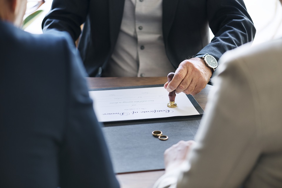 Comment introduire une procédure de divorce devant le tribunal ?